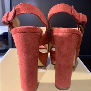 Women’s shoes
